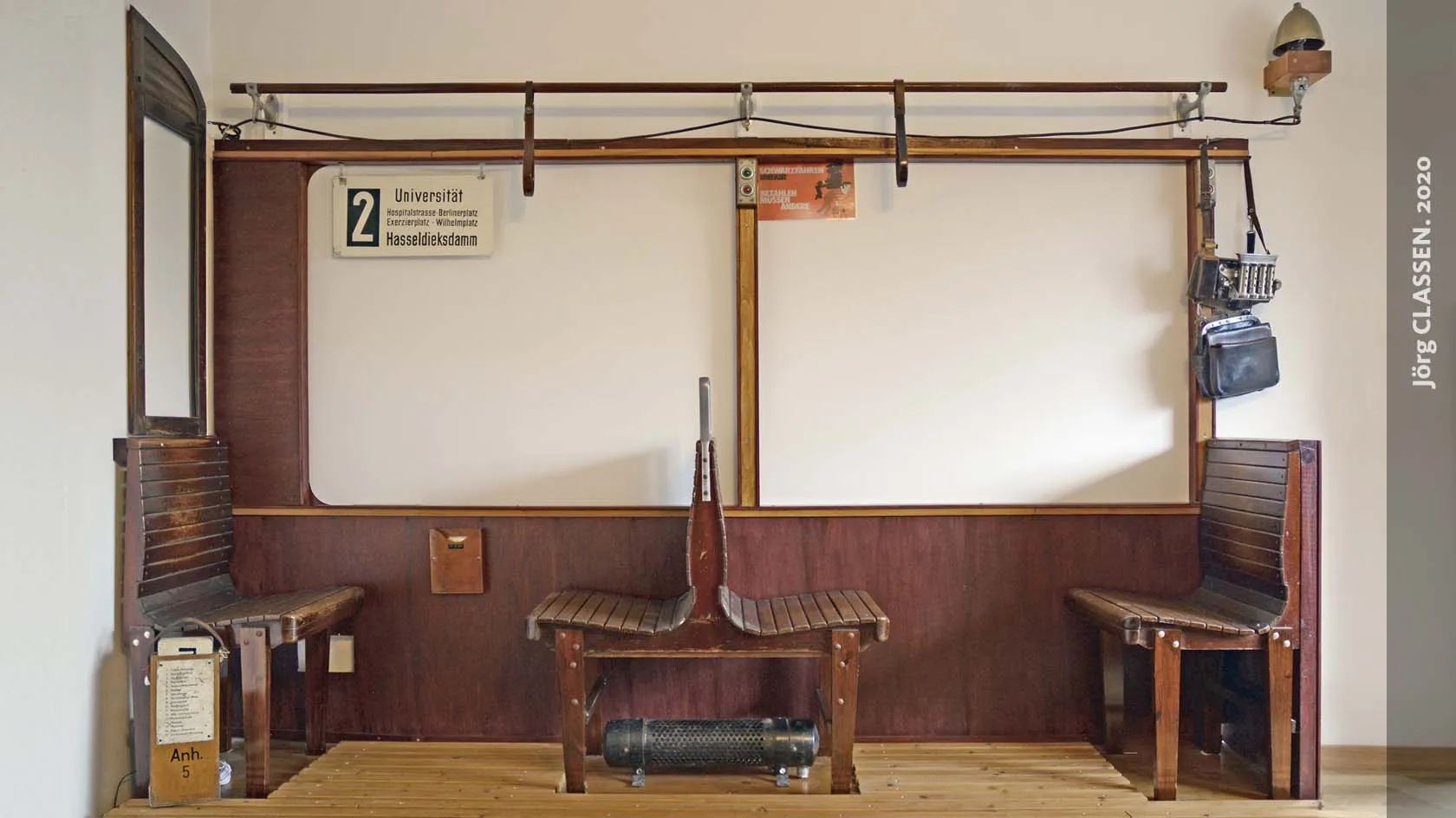 Straßenbahnwagen, Kinderzimmer und heute eine Bereicherung im Arbeitszimmer