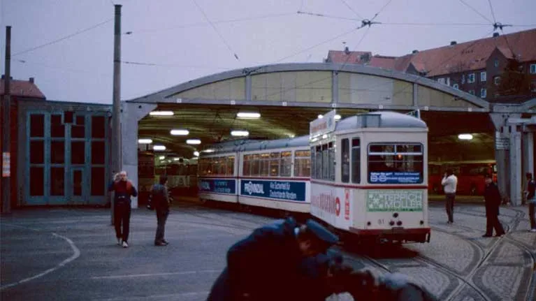 Gelenktriebwagen 270 mit Anhänger 81